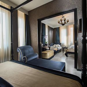 Queen Suite